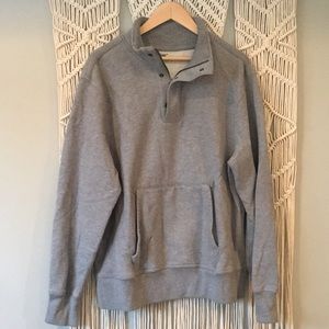 Men’s Gap sweatshirt